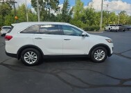 2017 Kia Sorento in Marysville, OH 43040 - 18153455 8