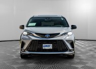 2024 Toyota Sienna in Burlington, WI 53105 - 18153464 5