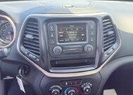 2018 Jeep Cherokee in Conway, AR 72032 - 18153546 16