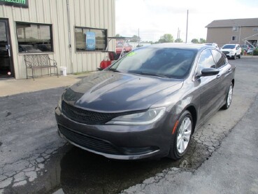 2015 Chrysler 200 in Oak Grove, MO 64075