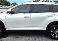 2019 Toyota Highlander in Miramar, FL 33023 - 18153848 4