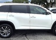 2019 Toyota Highlander in Miramar, FL 33023 - 18153848 8