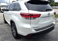 2019 Toyota Highlander in Miramar, FL 33023 - 18153848 5