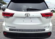 2019 Toyota Highlander in Miramar, FL 33023 - 18153848 6