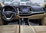 2019 Toyota Highlander in Miramar, FL 33023 - 18153848 22
