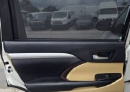 2019 Toyota Highlander in Miramar, FL 33023 - 18153848 12