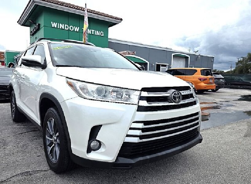 2019 Toyota Highlander in Miramar, FL 33023 - 18153848