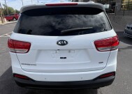 2017 Kia Sorento in Phoenix, AZ 85022 - 18153905 5