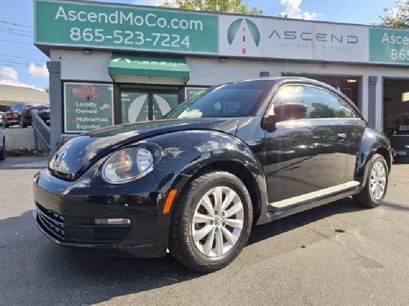 2013 Volkswagen Beetle in Knoxville, TN 37912 - 18154017