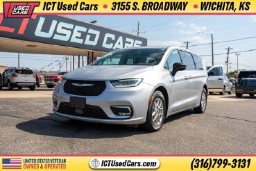 2024 Chrysler Pacifica in Wichita, KS 67216