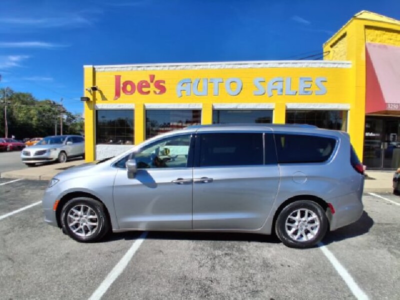 2021 Chrysler Pacifica in Indianapolis, IN 46222-4002 - 18154037