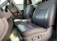 2006 Toyota Sienna in Maitland, FL 32751 - 1882630 8