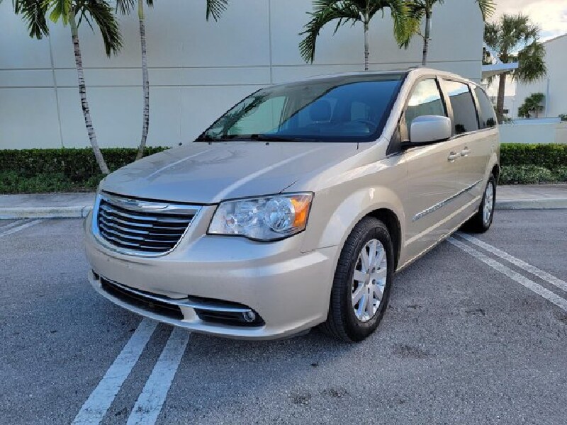 2014 Chrysler Town & Country in Pompano Beach, FL 33064 - 1947680