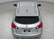 2015 Nissan Rogue in Cincinnati, OH 45251-2402 - 2011398 4