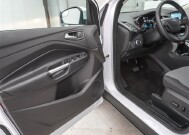 2019 Ford Escape in Cincinnati, OH 45251-2402 - 2054299 3