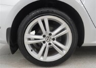 2013 Volkswagen Passat in Cincinnati, OH 45251-2402 - 2056227 22