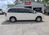 2008 Chrysler Town & Country in Hudson, FL 34669 - 2076995 1