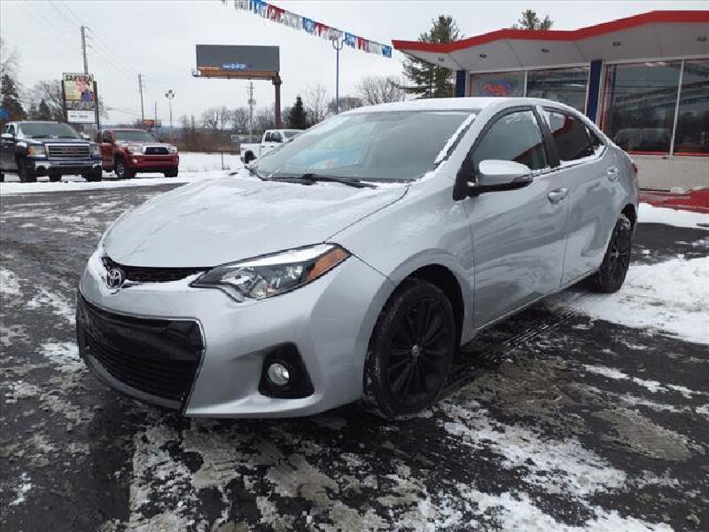 2016 Toyota Corolla in Warren, OH 44484 - 2099677