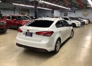 2017 Kia Forte in Chicago, IL 60659 - 2218483 5