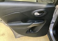 2019 Jeep Cherokee in Chicago, IL 60659 - 2299857 16
