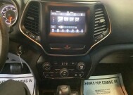 2019 Jeep Cherokee in Chicago, IL 60659 - 2299857 15