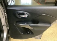 2019 Jeep Cherokee in Chicago, IL 60659 - 2299857 19