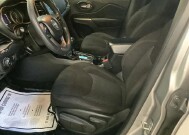 2019 Jeep Cherokee in Chicago, IL 60659 - 2299857 10