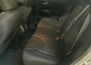 2019 Jeep Cherokee in Chicago, IL 60659 - 2299857 17