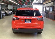 2018 Jeep Compass in Chicago, IL 60659 - 2315009 5