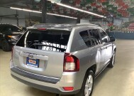 2016 Jeep Compass in Chicago, IL 60659 - 2336947 5