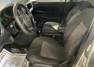 2016 Jeep Compass in Chicago, IL 60659 - 2336947 10