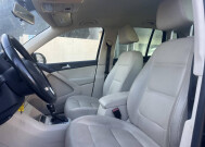 2015 Volkswagen Tiguan in Pasadena, CA 91107 - 2403703 18