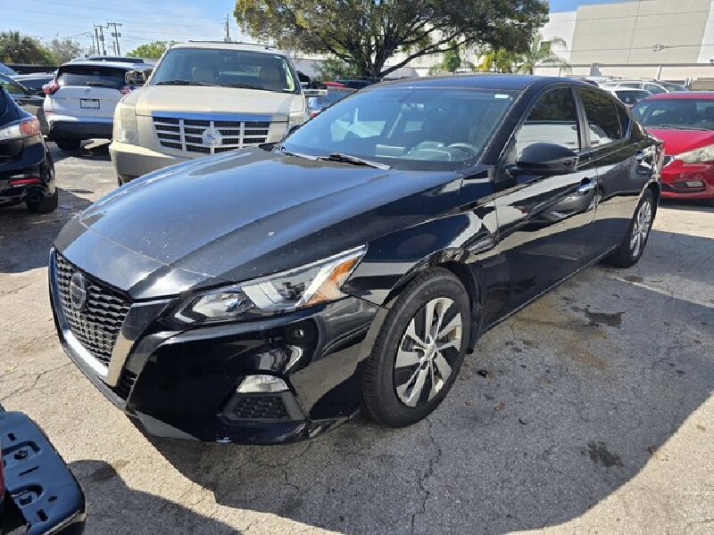 2020 Nissan Altima in Pompano Beach, FL 33064 - 2418295