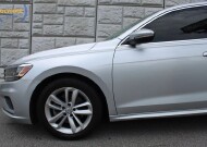 2020 Volkswagen Passat in Decatur, GA 30032 - 2426096 9