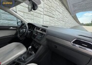 2018 Volkswagen Tiguan in Decatur, GA 30032 - 2440637 22