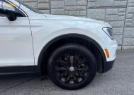 2018 Volkswagen Tiguan in Decatur, GA 30032 - 2440637 11