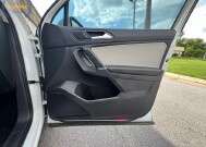 2018 Volkswagen Tiguan in Decatur, GA 30032 - 2440637 43