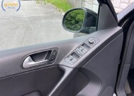 2013 Volkswagen Tiguan in Decatur, GA 30032 - 2448006 32