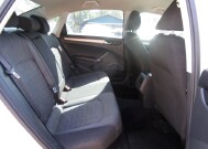 2021 Volkswagen Passat in Tampa, FL 33604-6914 - 2456272 10