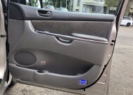 2009 Toyota Sienna in Belleville, NJ 07109-2923 - 942362 6