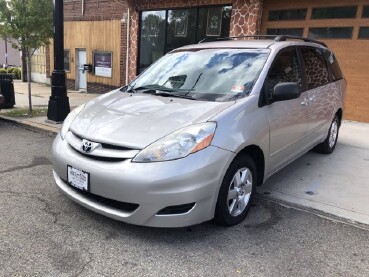 2009 Toyota Sienna in Belleville, NJ 07109-2923